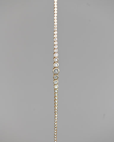 a diamon chain necklace