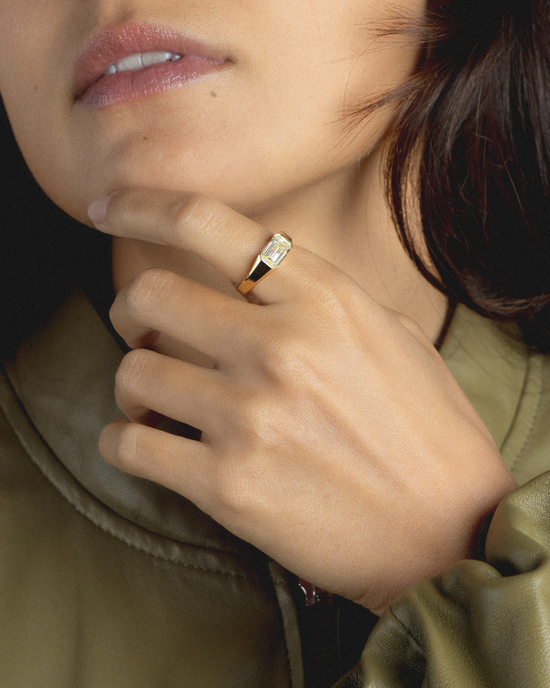 Yellow Diamond Signet Ring in 18ct Gold