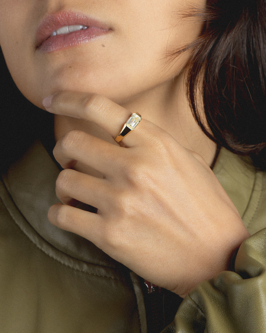 Yellow Diamond Signet Ring in 18ct Gold
