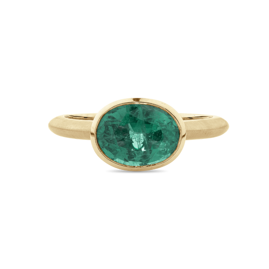 Oval Cut Emerald Ring in 18ct Yellow Gold