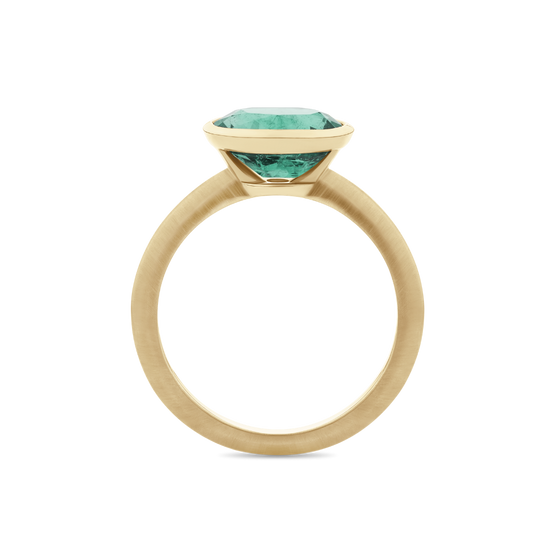 Oval Cut Emerald Ring in 18ct Yellow Gold