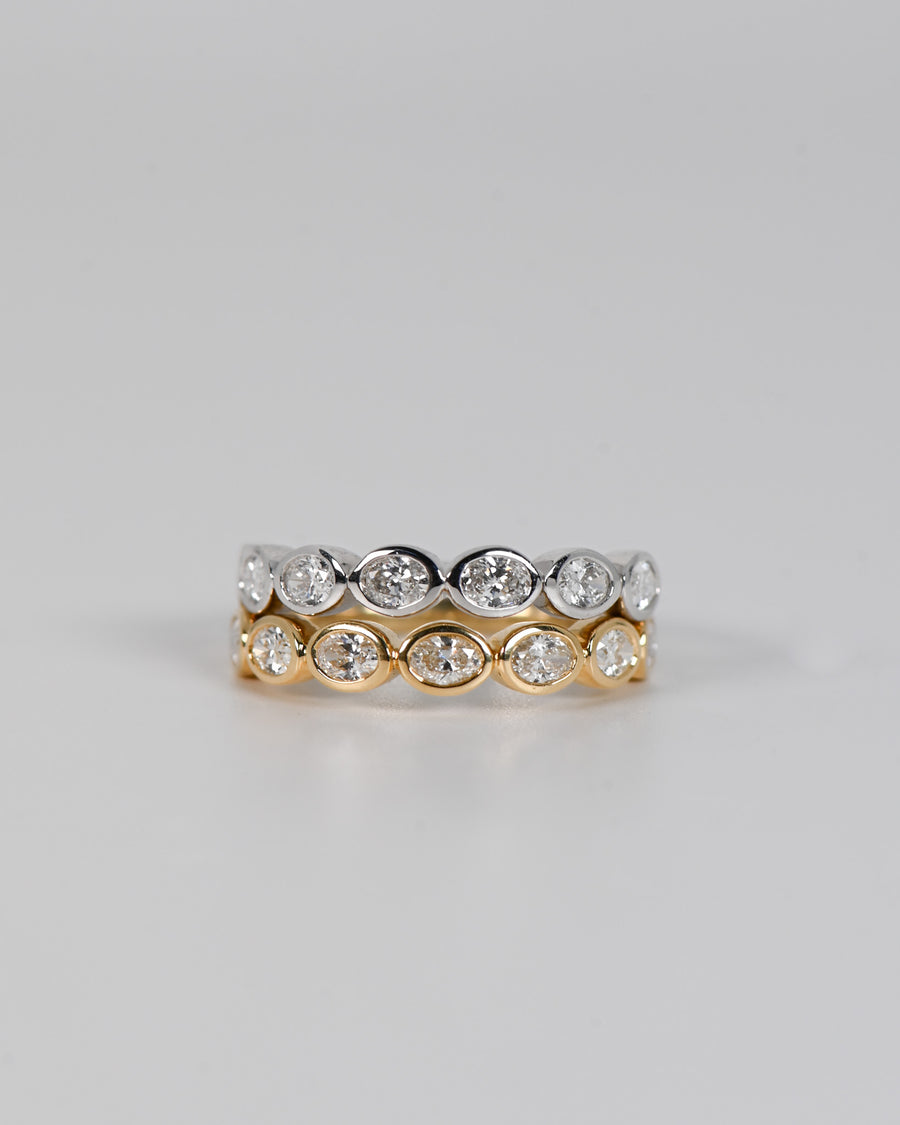 W.31 | Bezel Set Oval Cut Diamond Wedding Band