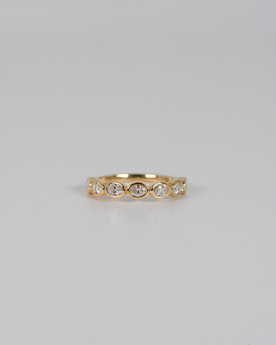 W.31 | Bezel Set Oval Cut Diamond Wedding Band