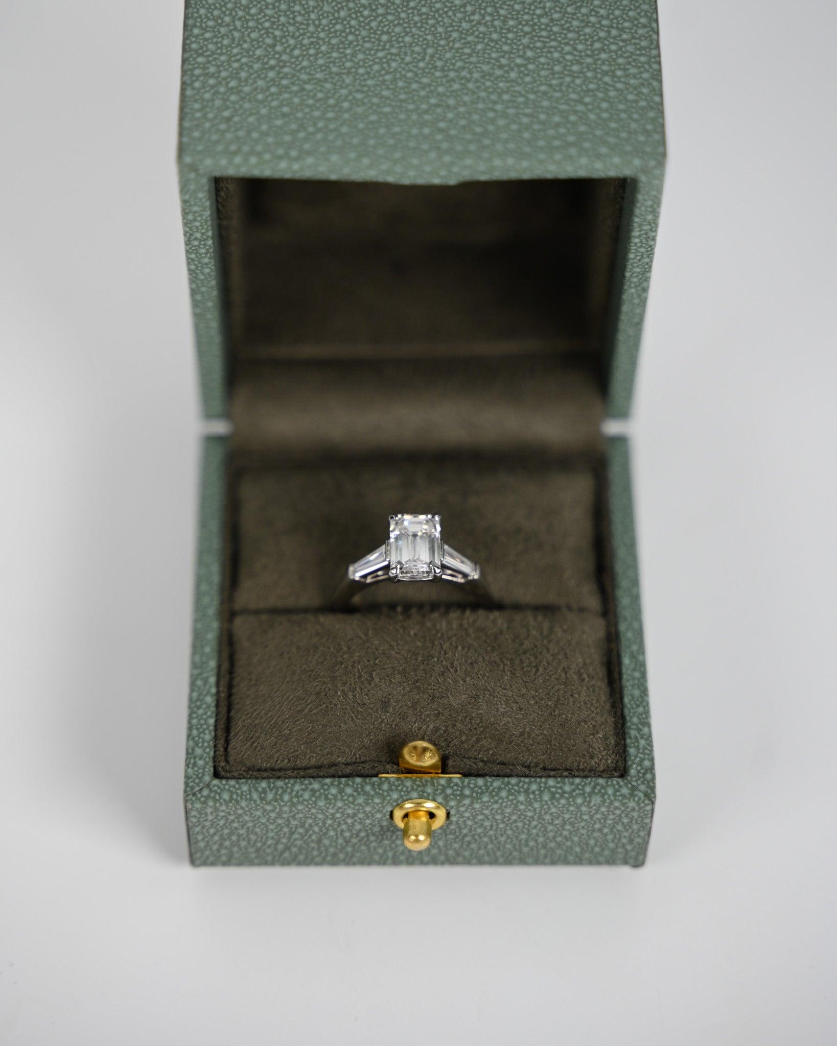 AG.32 | 2ct Emerald Cut Engagement Ring