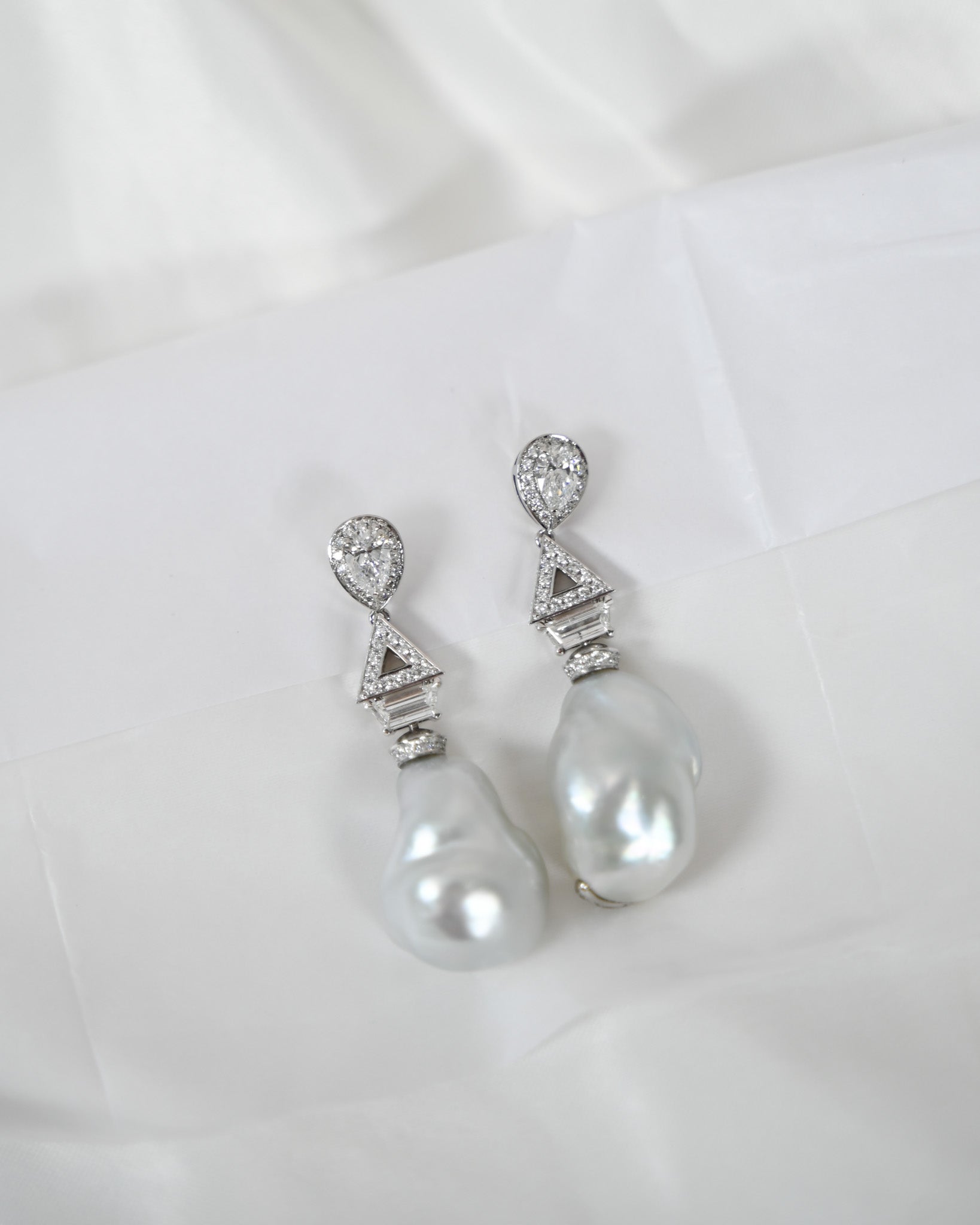 Showpiece Keshi Pearl Earrings