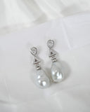 Showpiece Keshi Pearl Earrings