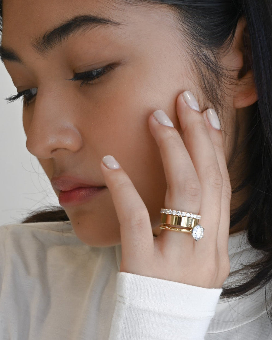 W.24 | Cigar Wedding Band in 18ct Gold