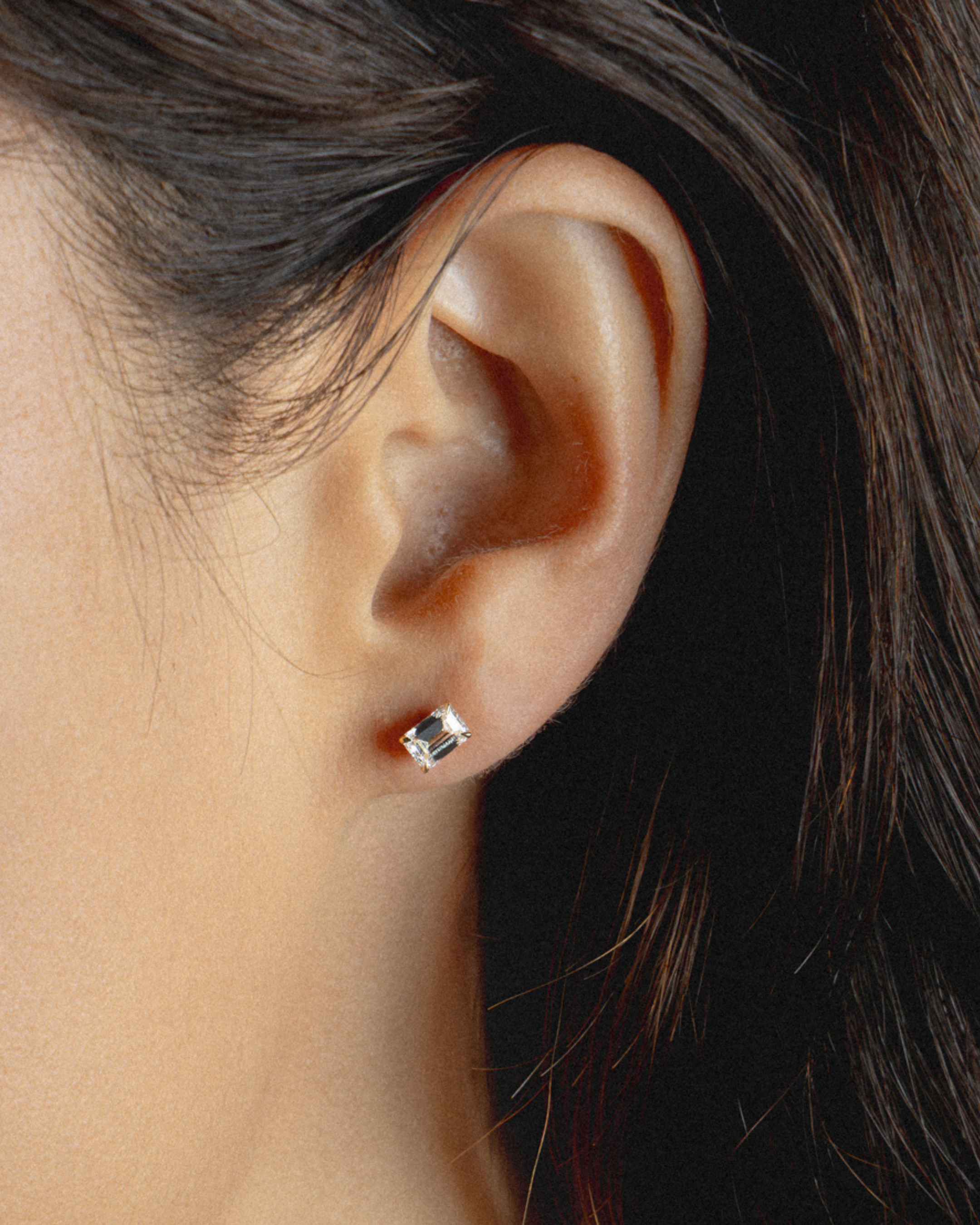 0.82ct Emerald Cut Diamond Stud Earrings in 18ct Gold