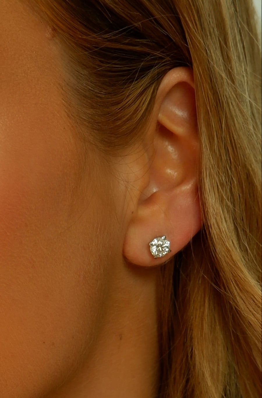 2ct Signature Diamond Studs in 18ct Gold
