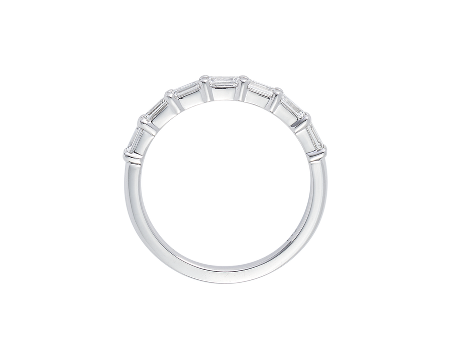 W.07 | Emerald Cut Diamond Wedding Band